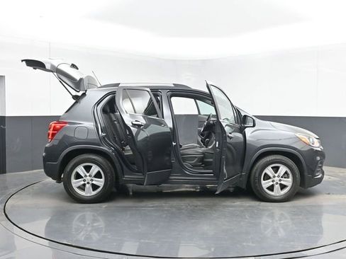 Used 2017 Chevrolet Trax LT w/ LT Convenience Package FWD image 49