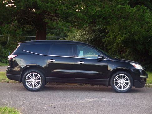 Used 2014 Chevrolet Traverse LT w/ All-Star Edition AWD/4WD image 6