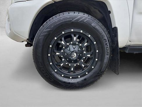 Used 2014 Toyota Tacoma PreRunner w/ SR5 Package image 21