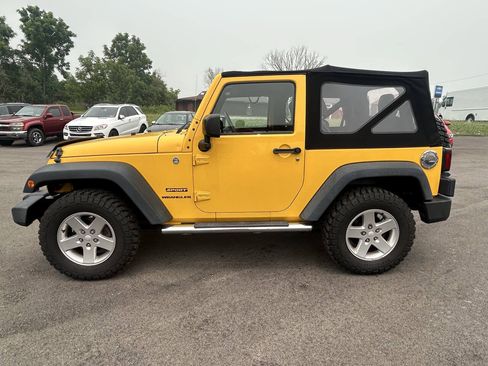 Used 2015 Jeep Wrangler Sport w/ Quick Order Package 24S AWD/4WD image 7