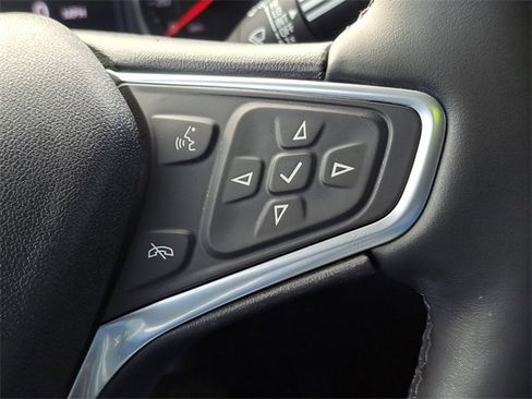 Used 2023 Chevrolet Equinox Premier image 19