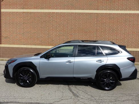Used 2025 Subaru Outback Onyx Edition AWD/4WD image 5