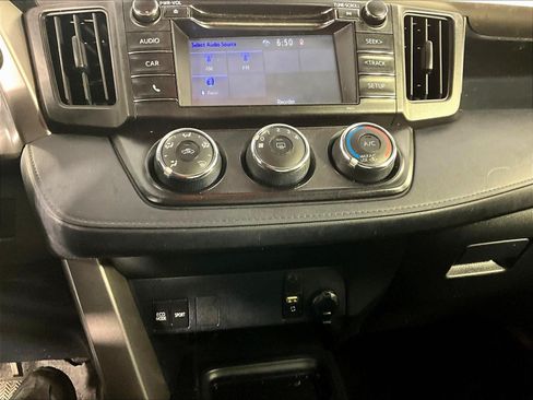 Used 2018 Toyota RAV4 LE w/ All Weather Liner Package FWD image 15
