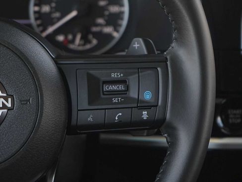 Used 2025 Nissan Pathfinder SV w/ Black Appearance Package FWD image 18