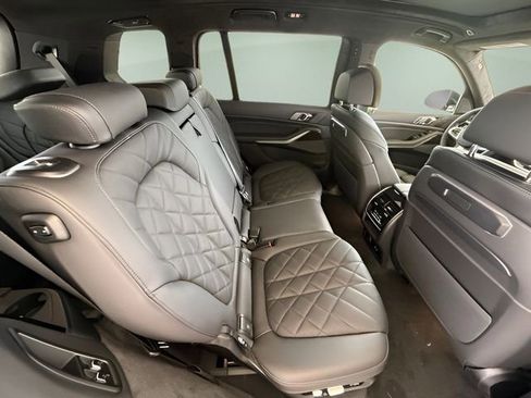 Used 2026 BMW X7 xDrive40i w/ M Sport Package image 36