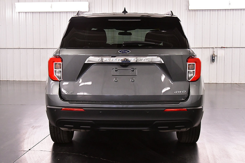 Used 2024 Ford Explorer XLT AWD/4WD image 7