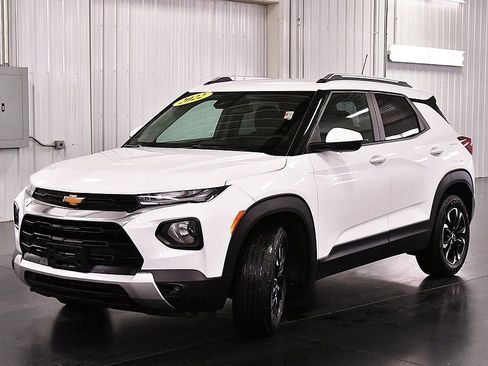 Used 2022 Chevrolet TrailBlazer LT FWD image 3