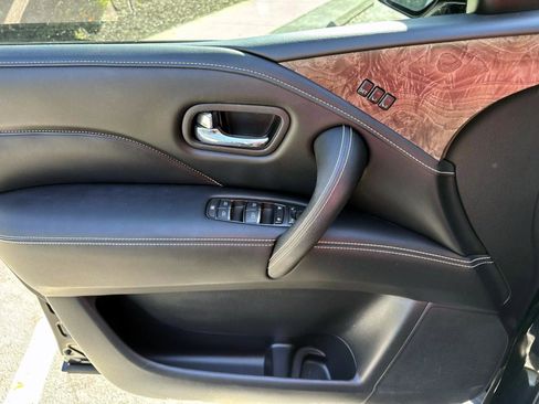 Certified 2024 INFINITI QX80 Premium Select w/ Cargo Package image 7