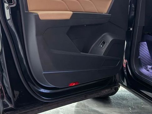 Used 2022 Volkswagen Atlas Cross Sport SE w/ Panoramic Sunroof Package image 17