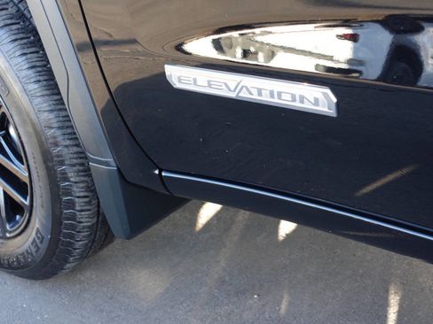 Used 2023 GMC Sierra 1500 Elevation image 4