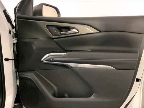 Used 2024 Chevrolet Traverse LT image 26