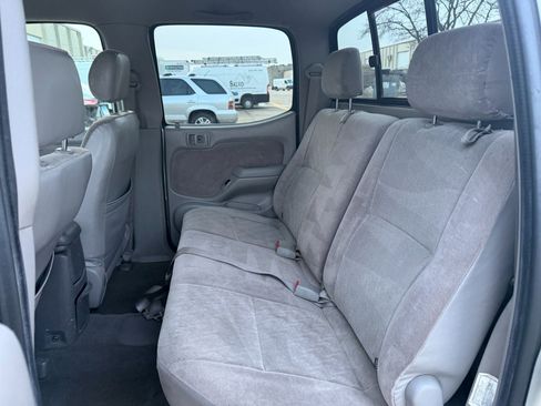 Used 2004 Toyota Tacoma V6 image 11