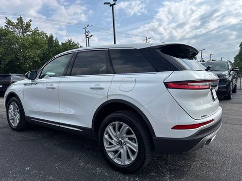 Used 2023 Lincoln Corsair FWD image 2
