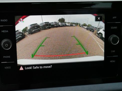 Used 2025 Volkswagen Jetta SE w/ Sunroof Package FWD image 30
