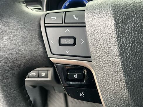 Used 2025 Toyota Camry XSE image 18