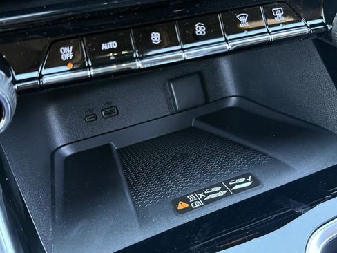 New 2026 Chevrolet Traverse Z71 w/ Driver Confidence Package image 19