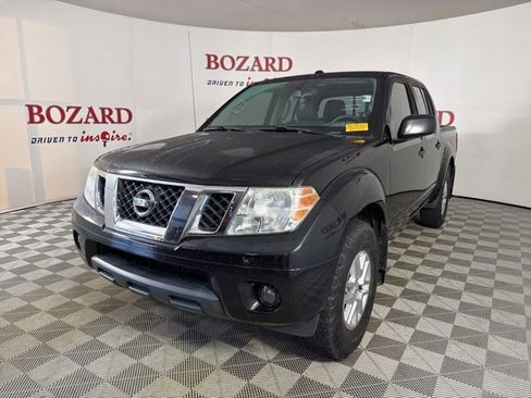 Used 2016 Nissan Frontier SV w/ SV Value Truck Package AWD/4WD image 4