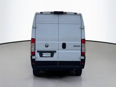 Used 2026 RAM ProMaster 2500 w/ Convenience Group FWD image 6