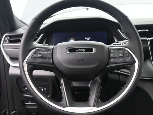 New 2025 Jeep Grand Cherokee L Laredo w/ Luxury Tech Group I image 30