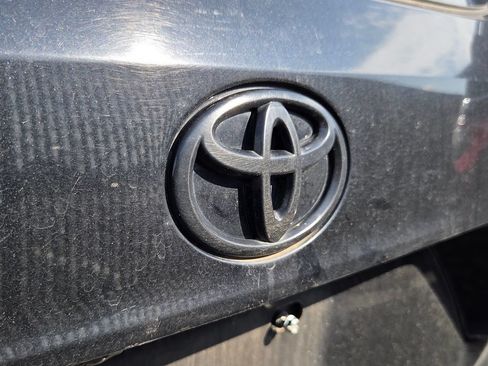 Used 2022 Toyota Highlander XLE FWD image 9