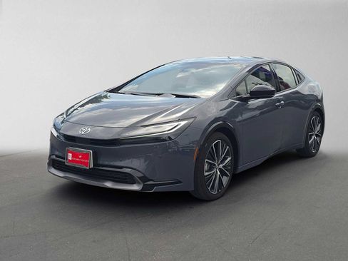 Certified 2026 Toyota Prius XLE FWD image 7