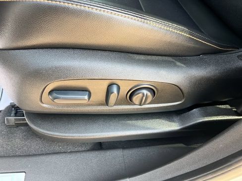 Certified 2022 Chevrolet Equinox Premier AWD/4WD image 11