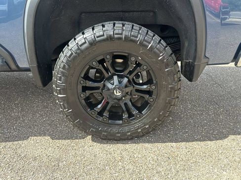 Used 2025 Chevrolet Silverado 2500 LTZ w/ LTZ Premium Package AWD/4WD image 30