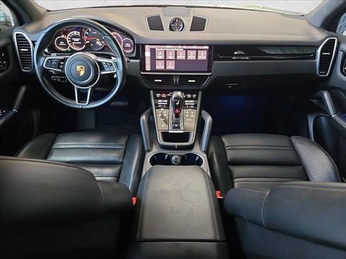 Used 2021 Porsche Cayenne AWD/4WD image 18