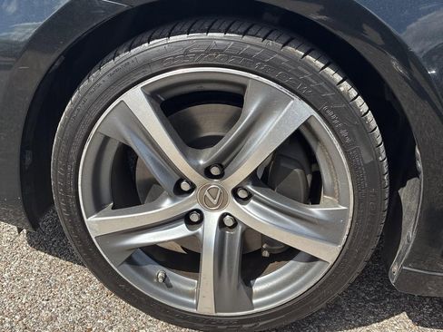 Used 2017 Lexus IS 200t Base image 5