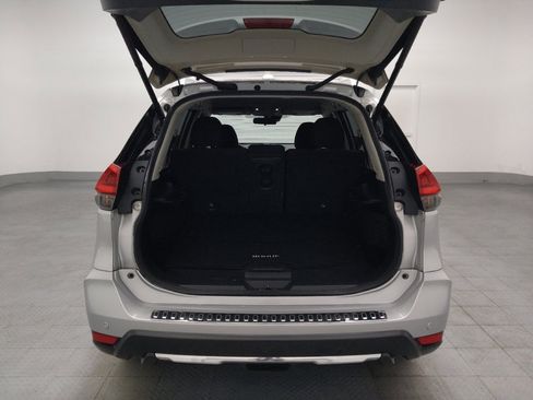 Used 2020 Nissan Rogue SV FWD image 29