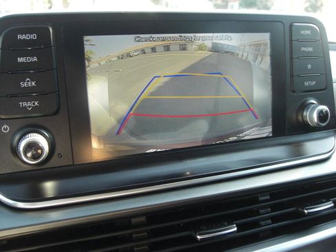 Used 2020 Kia Telluride LX image 25