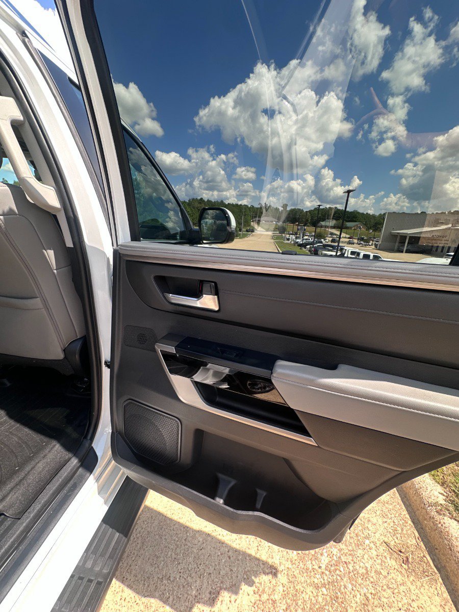 Used 2024 Toyota Sequoia Limited AWD/4WD image 20