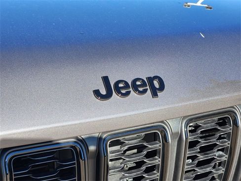 Certified 2025 Jeep Grand Cherokee L Altitude image 11