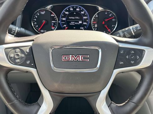 Used 2023 GMC Acadia SLT w/ Technology Package AWD/4WD image 22