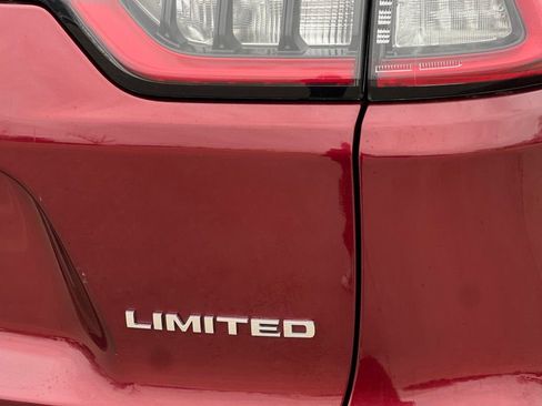 Used 2019 Jeep Cherokee Limited w/ Luxury Group image 23