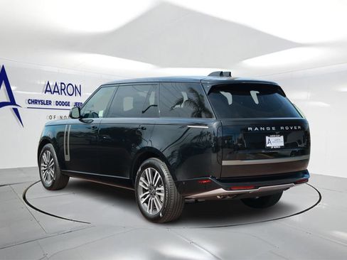 Used 2025 Land Rover Range Rover Long Wheelbase SE AWD/4WD image 2