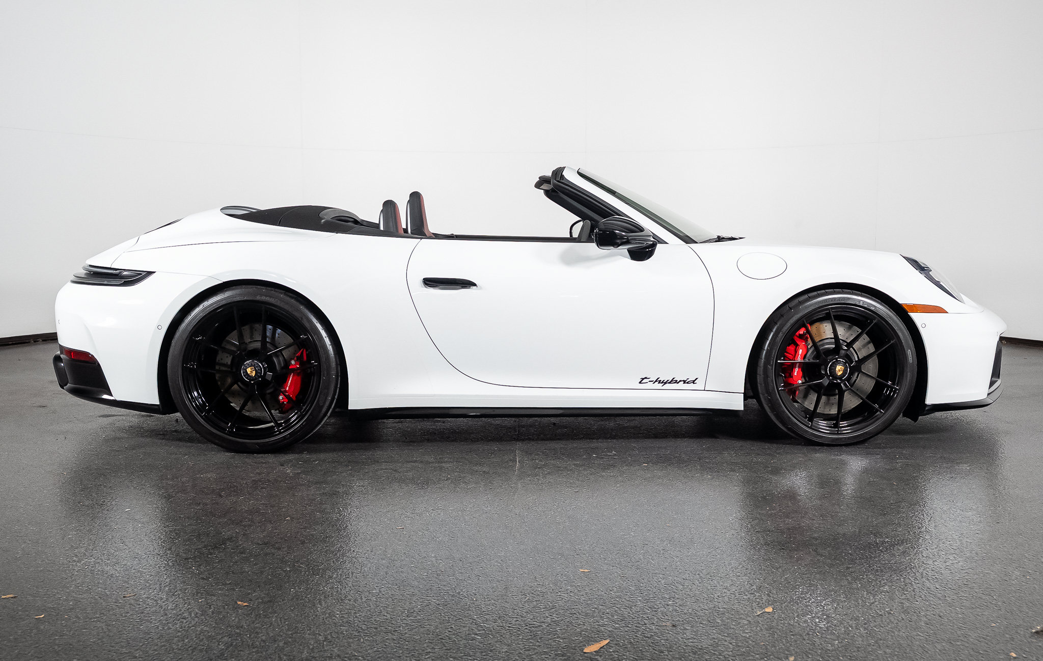 Used 2025 Porsche 911 Carrera 4 GTS AWD/4WD image 30