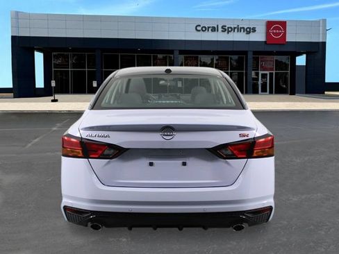 New 2026 Nissan Altima 2.5 SR w/ SR Premium Package FWD image 4