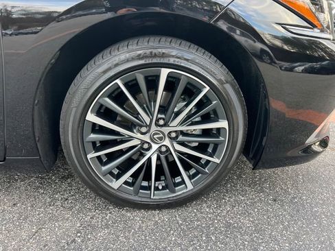 Used 2024 Lexus ES 350 w/ Premium Package image 41