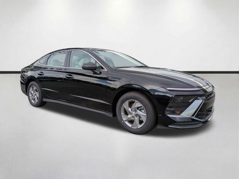 New 2026 Hyundai Sonata SE FWD image 2