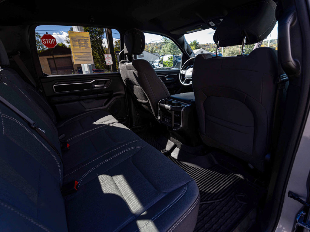 Used 2023 RAM 1500 Big Horn AWD/4WD image 29