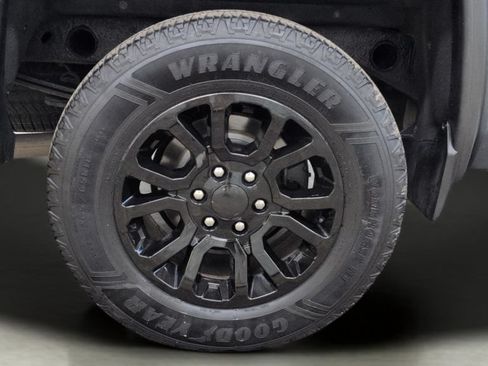 Used 2014 GMC Sierra 1500 SLE w/ SLE Value Package AWD/4WD image 26