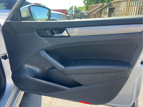 Used 2013 Volkswagen Passat Wolfsburg Edition image 13