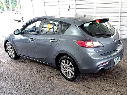 Used 2013 MAZDA MAZDA3 i Touring FWD image 2