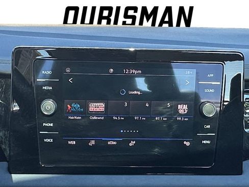 Used 2025 Volkswagen Jetta SE image 14