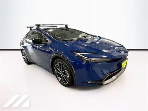 Used 2023 Toyota Prius XLE image 3