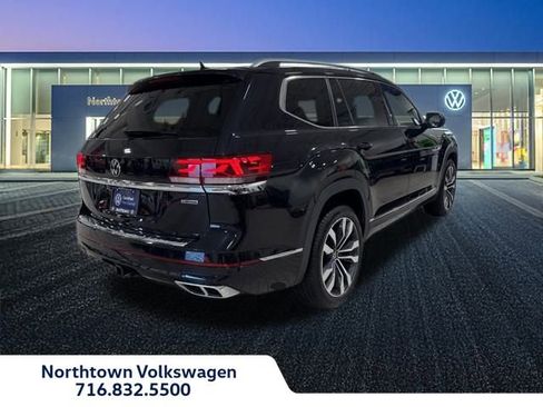 Used 2022 Volkswagen Atlas SEL Premium image 3