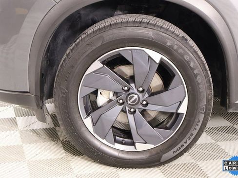 Used 2024 Nissan Rogue SV image 16