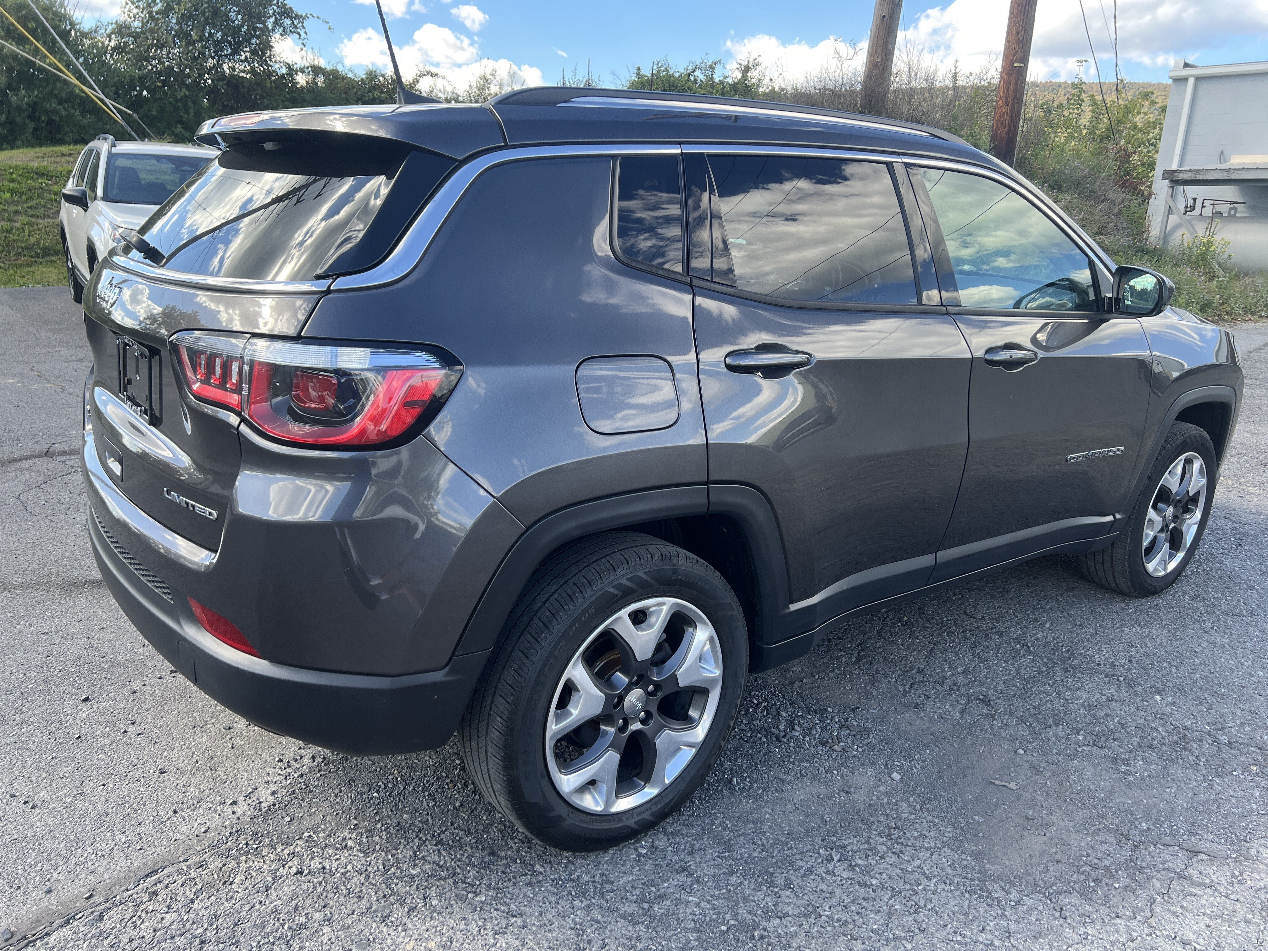Used 2019 Jeep Compass Limited AWD/4WD image 3