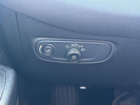 Used 2024 Chevrolet Equinox LS w/ LS Convenience Package image 17